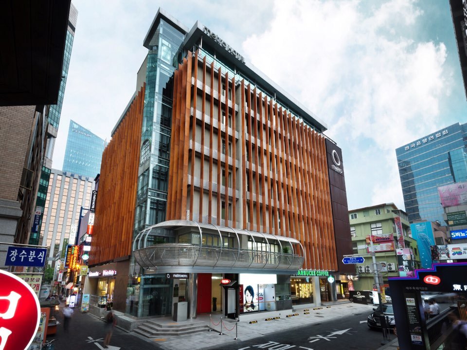 METRO HOTEL
